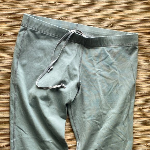 Vintage Grey Lululemon Crop Pants w/Slits - Size 10 - Picture 3 of 7
